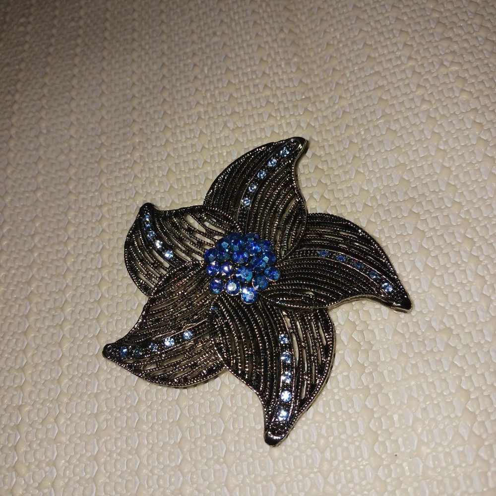 Vintage Blue and Silver Floral Brooch